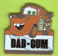 Pin's Disney BD Cars Martin Dépanneuse Dad-Gum - 2A08 - Disney
