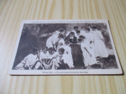 CPA Nossi-Bé (Madagascar).Congrégation De Saint Joseph De Cluny - Un Groupe D'enfants Dociles - Carte Animée. - Madagaskar