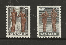 Denmark 2002 NORTH: Art Of The 20th Century. Girl In Airport; Sculpture Group By Hanne Varming   Mi 1303-1304 MNH/**) - Ungebraucht