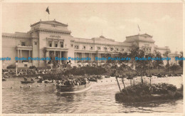 R673317 Wembley. Canada Building And Lake British Empire Exhibition. Campbell Gr - Monde