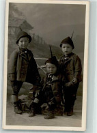 39881141 - Drei Kinder Trachtenjacke Muetze Mit Feder - Costumes