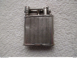 Briquet A Essence  Sans Marque - Armi Da Collezione