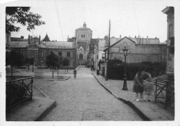 P-24-Bi.-3107 : PHOTO D'AMATEUR. FORMAT 9 CM X 6.5 CM. COULOMMIERS - Coulommiers