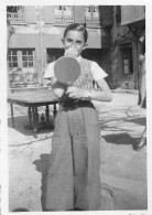P-24-Bi.-3143 : PHOTO D'AMATEUR. FORMAT ENVIRON 9 CM X 6 CM. TENNIS DE TABLE - Table Tennis