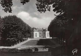 78-VERSAILLES JARDINS DU PETIT TRIANON-N°2777-B/0323 - Versailles (Château)