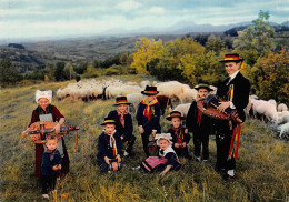 63-CLERMONT FERRAND FOLKLORE GROUPE LES ENFANTS DE L AUVERGNE-N°2778-B/0215 - Clermont Ferrand