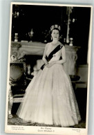 39873941 - Oueen Elisabeth II - Familles Royales
