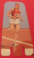 Plaquette Nesquik Jeux Olympiques. Podium Olympique. Piotr Bolotnikov. 10000 M. URSS. Tokyo 1964 - Plaques En Tôle (après 1960)