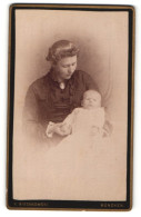 Fotografie V. Bieganowski, München, Portrait Mutter Mit Säugling  - Anonymous Persons