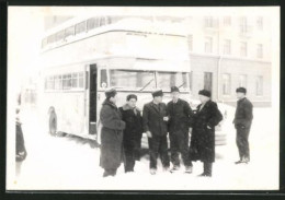 Fotografie Bus Do56 VEB Waggonbau Bautzen, Doppeldecker-Linienbus Im Winter Nach Berlin überführt  - Cars