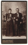 Fotografie Herm. Franck-Verra, Rosenheim, Innstrsase 1, Portrait Bürgerliches Paar In Hochzeitskleidung Mit Blumenstr  - Personnes Anonymes