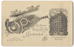 Fotografie Ludwig Schill, Newark, Ansicht Newark, Washington Street, U. S. Credit System Building  - Lugares