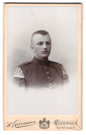 Fotografie W. Herrmann, Eisenach, Karlstr. 6, Portrait Soldat In Musiker Uniform Rgt. 130 Mit Kurzhaarschnitt  - Personnes Anonymes