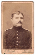 Fotografie A. Giesecke, Hannover, Cellerstr. 31, Portrait Soldat In Uniform Mit Moustache  - Personnes Anonymes