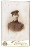Fotografie C. Wiedemann, Düsseldorf, Tannenstr. 5, Portrait Soldat In Uniform Rgt. 39 Mit Moustache  - Personnes Anonymes