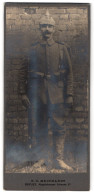Fotografie F. G. Meinhardt, Erfurt, Magdeburger Str. 27, Portrait Soldat In Feldgrau Uniform Mit Pickelhaube Tarnüber  - Personnes Anonymes