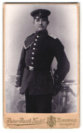 Fotografie Peter Barth Nachf., Elberfeld, Herzogstr. 11, Portrait Soldat In Uniform Rgt. 147 Mit Schützenschnur  - Personnes Anonymes