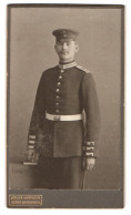 Fotografie Atelier Wertheim, Berlin, Leipzigerstr., Portrait Soldat In Garde Uniform Mit Moustache  - Personnes Anonymes