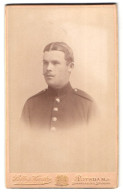 Fotografie Selle & Kuntze, Potsdam, SChwertfegerstr. 14, Portrait Soldat In Uniform Mit Mittelscheitel  - Personnes Anonymes