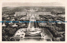 R674581 Versailles. Panorama. Art Lys - Monde
