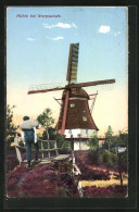 AK Worpswede, Windmühle, Müller Mit Getreidesack  - Windmills