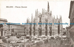 R674175 Milano. Piazza Duomo - Monde
