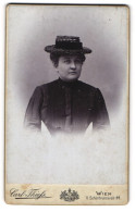 Fotografie Carl Thiess, Wien, Schönbrunnerstr. 44, Portrait Einer Elegant Gekleideten Dame Mit Hut  - Anonymous Persons