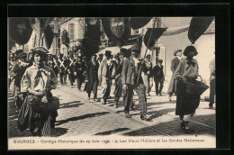 CPA Bourges, Cortège Historique 1930, Les Vieux Métiers Et Les Gardes Nationaux  - Bourges