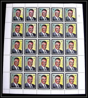 255g - Fujeira MNH ** Mi N° 556 Gamal Abdel Nasser Feuilles (sheets) RARE - Autres & Non Classés