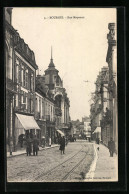 CPA Bourges, Rue Moyenne, Vue De La Rue  - Bourges