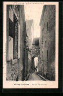 CPA Meung-sur-Loire, Rue Du Pont-Branlant, Vue De La Rue  - Autres & Non Classés