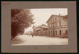 Fotografie Brück & Sohn Meissen, Ansicht Neustadt I. Sa., Strassenpartie Am Bahnhof  - Places