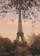 AK 215190 FRANCE - Paris - La Tour Eiffel - Eiffeltoren