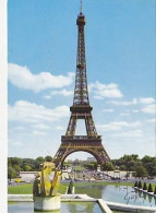 AK 215192 FRANCE - Paris - La Tour Eiffel - Eiffeltoren