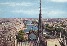 AK 215193 FRANCE - Paris - Fleche De Notre-Dame Et Panorama Dur La Seine - Bruggen
