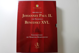 Holzkassette "Abschied Johannes Paul II / Benedikt XVI - Materiale