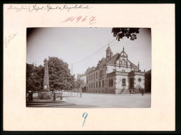 Fotografie Brück & Sohn Meissen, Ansicht Burgstädt, Strasseneck Am Postamt Mit Kriegerdenkmal  - Plaatsen