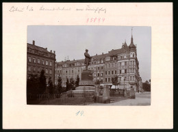 Fotografie Brück & Sohn Meissen, Ansicht Löbau, Königsplatz Mit Ladengeschäft Paul Weise & Bismarck-Denkmal  - Places