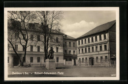 AK Zwickau I. Sa., Robert-Schumann-Platz Mit Denkmal  - Zwickau