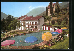 Cartolina Meran, Hotel Thurnergut, Gäste Unterm Sonnenschirm Am Pool  - Autres & Non Classés