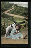 Künstler-AK Kleines Mädchen Mit Jungem Terrier Vor Einer Landschaft  - Cani