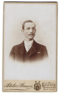 Fotografie Atelier Strauss, Leipzig, Windmühlenstrasse 8-12, Eleganter Herr Mit Schnauzbart  - Anonymous Persons