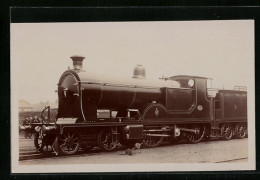 Pc Englische Eisenbahn Mit Kennung 720 Im Bahnhof Stehend  - Trains