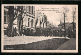 AK Libau, Menschenversammlung Vor Dem Haus Des Ortskommandanten  - Letland