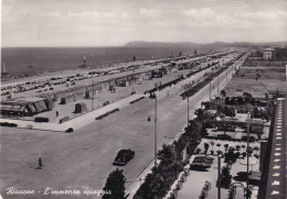 Cartolina Riccione ( Rimini ) L'immensa Spiaggia - Rimini