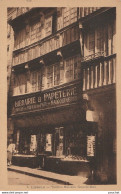 Z22- 14) LISIEUX  (CALVADOS)  VIEILLES MAISONS GRANDE RUE - LIBRAIRIE & PAPETERIE - (ANIMEE -  2 SCANS) - Lisieux