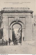 Z18-11) CARCASSONNE (AUDE)  LA CITE - PORTE DES JACOBINS RECONSTRUITE EN 1778  - (ANIMEE - 2 SCANS) - Carcassonne