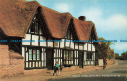 R677345 Worcestershire. Offenham. The Village Store. J. Salmon. Cameracolour - Monde