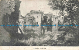 R677357 Raglan Castle. Postcard - Monde
