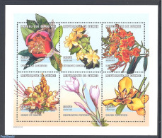 Guinea, Republic 2001 Flowers 6v M/s (6x300F), Mint NH, Nature - Flowers & Plants - Roses - Altri & Non Classificati